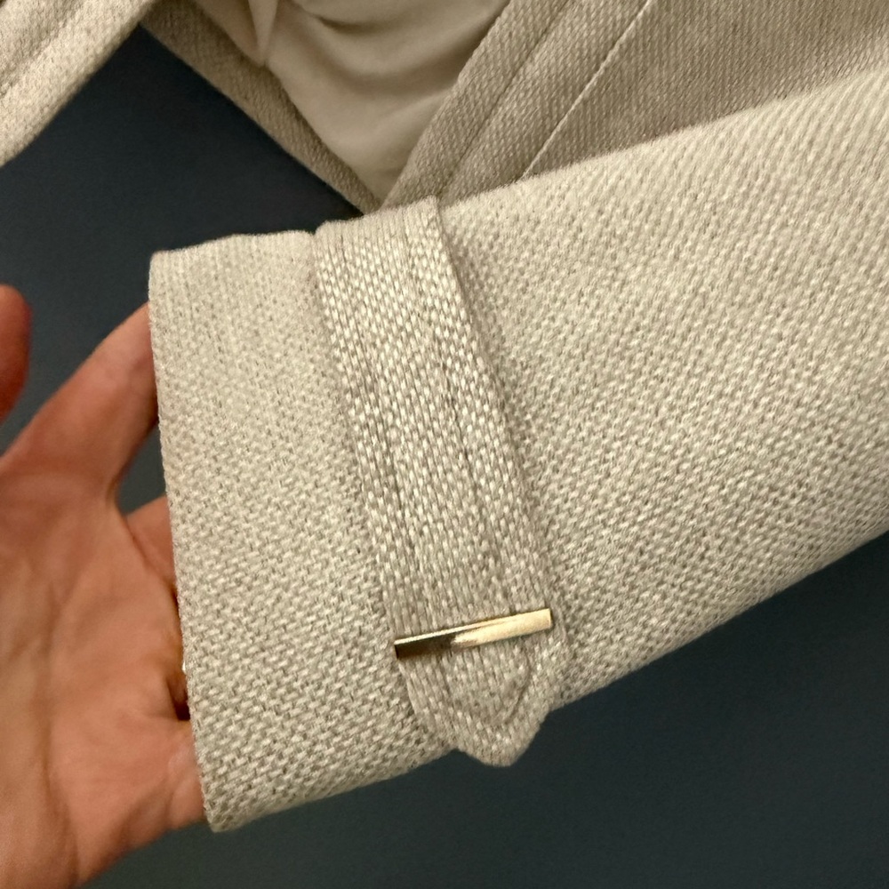 Beautiful linen jacket! - Picture 4 of 6